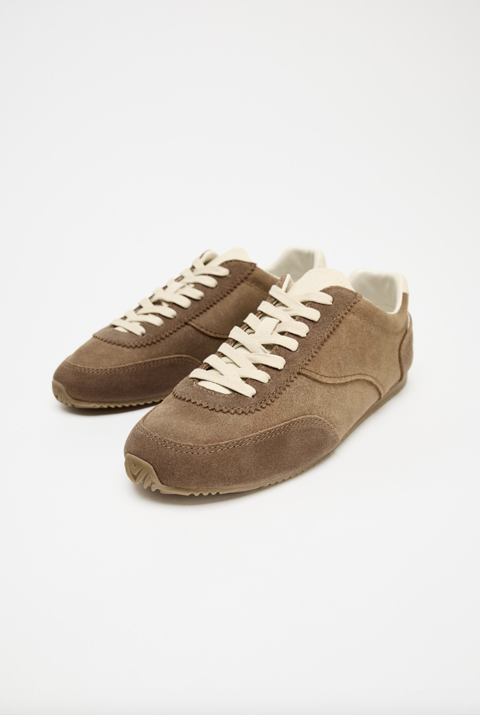 kožené sportovní boty, Zara, 1299 Kč
kožené sportovní boty, Zara, 1299 Kč