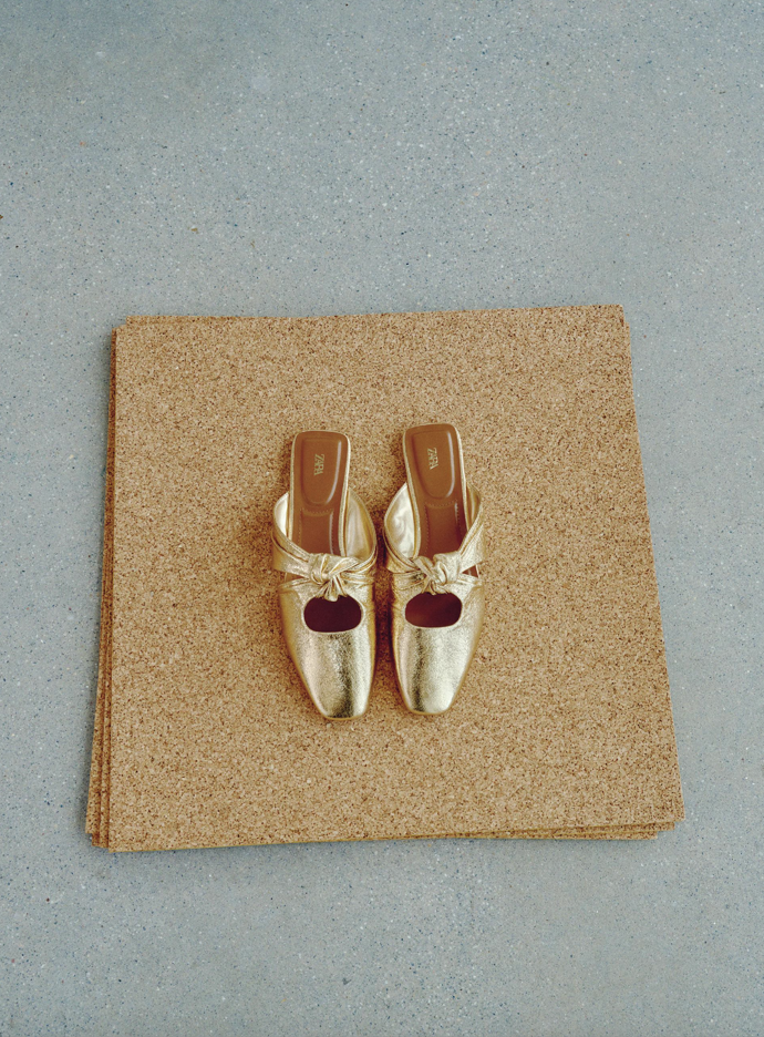 Mules, Zara, 549 Kč
Mules, Zara, 549 Kč