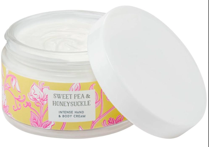 Heathcote & Ivory Sweet Pea & Honeysuckle

Vyživující krém na ruce a tělo Sweet Pea & Honeysuckle od Heathcote & Ivory zanechává pokožku vyživenou, provoněnou a sametově hebkou. Krém obsahuje bambucké máslo, glycerin, vitamín E a pupalkový olej a výtažek ze sladkého hrášku, zimolezu a pačuli.

Cena 379 Kč, 200 ml, k zakoupení na yoo.cz

.
