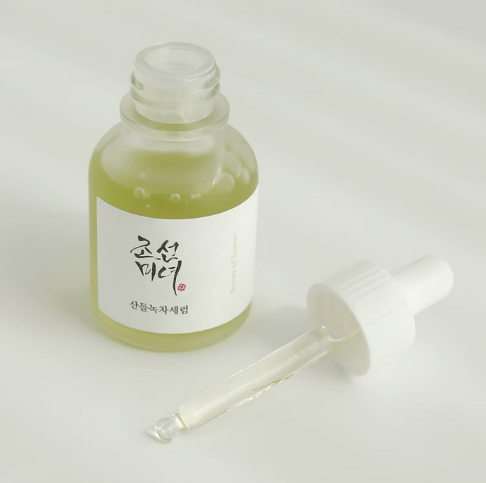 Beauty of Joseon Calming Serum: Green Tea + Panthenol pomáhá zklidňovat pleť podrážděnou UV zářením, 420 Kč
Beauty of Joseon Calming Serum: Green Tea + Panthenol pomáhá zklidňovat pleť podrážděnou UV zářením, 420 Kč