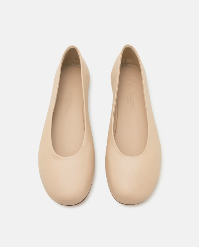 Baleríny, WEEKEND MaxMara, 9000 Kč
Baleríny, WEEKEND MaxMara, 9000 Kč