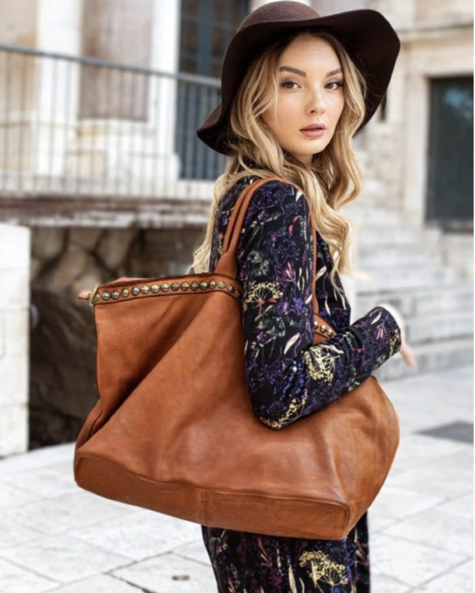 Shopper z velbloudí kůže, Marco Mazzini, 3460 Kč

