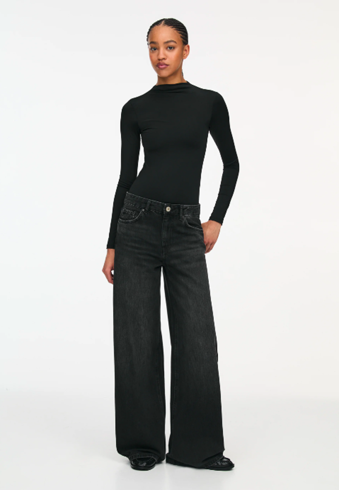 Černé džíny, PULL&BEAR, 849 Kč

