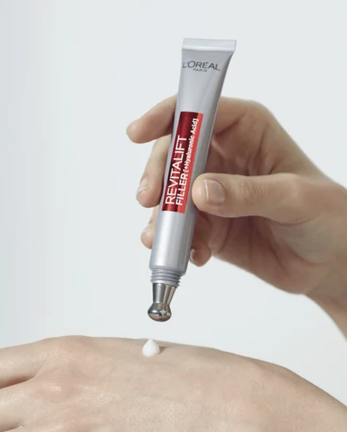 Loréal Paris Revitalift Filler [HA] oční krém proti vráskám je určen pro ženy, které chtějí své pleti v oblasti očí navrátit mladistvý vzhled, pružnost a kontury. 345 Kč
