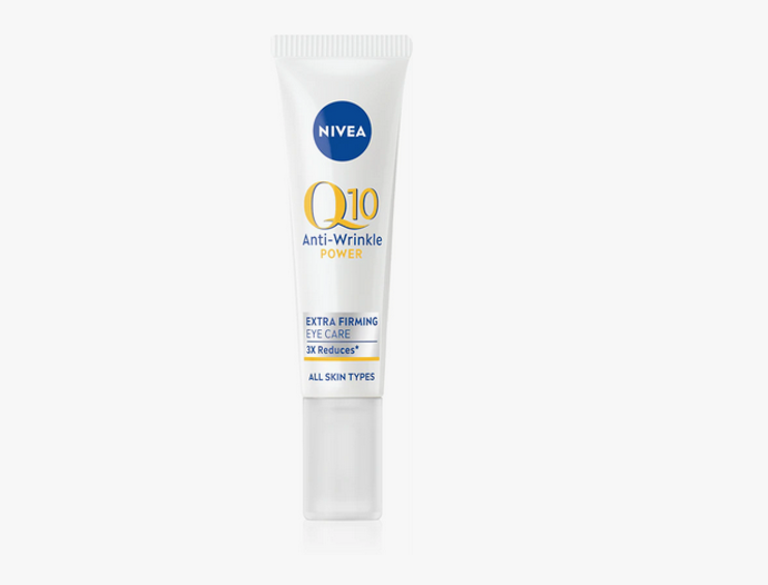NIVEA zpevňující oční krém proti vráskám Q10 Power se hravě postará o postupné vyhlazení jemných linek a vějířkovitých vrásek kolem očí.

Má lehkou konzistenci a obsahuje kreatin a čistý koenzym Q10. Navíc se rychle vstřebá a zanechá pleť intenzivně hydratovanou a projasněnou s odpočatým vzhledem. Je oftalmologicky testován, hodí se na všechny typy pleti, včetně té citlivé, a je vhodný i při nošení kontaktních čoček. 300 Kč
