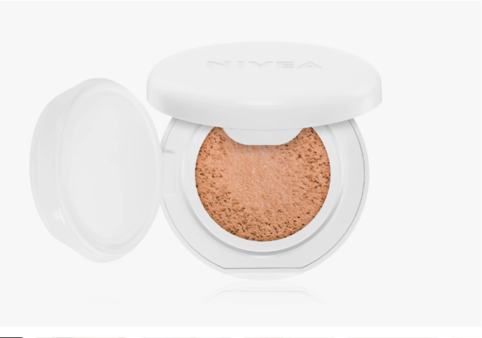 Hyaluron Cellular Filler Cushion make-up v houbičce 3 v 1, Nivea, 700 Kč
Hyaluron Cellular Filler Cushion make-up v houbičce 3 v 1, Nivea, 700 Kč