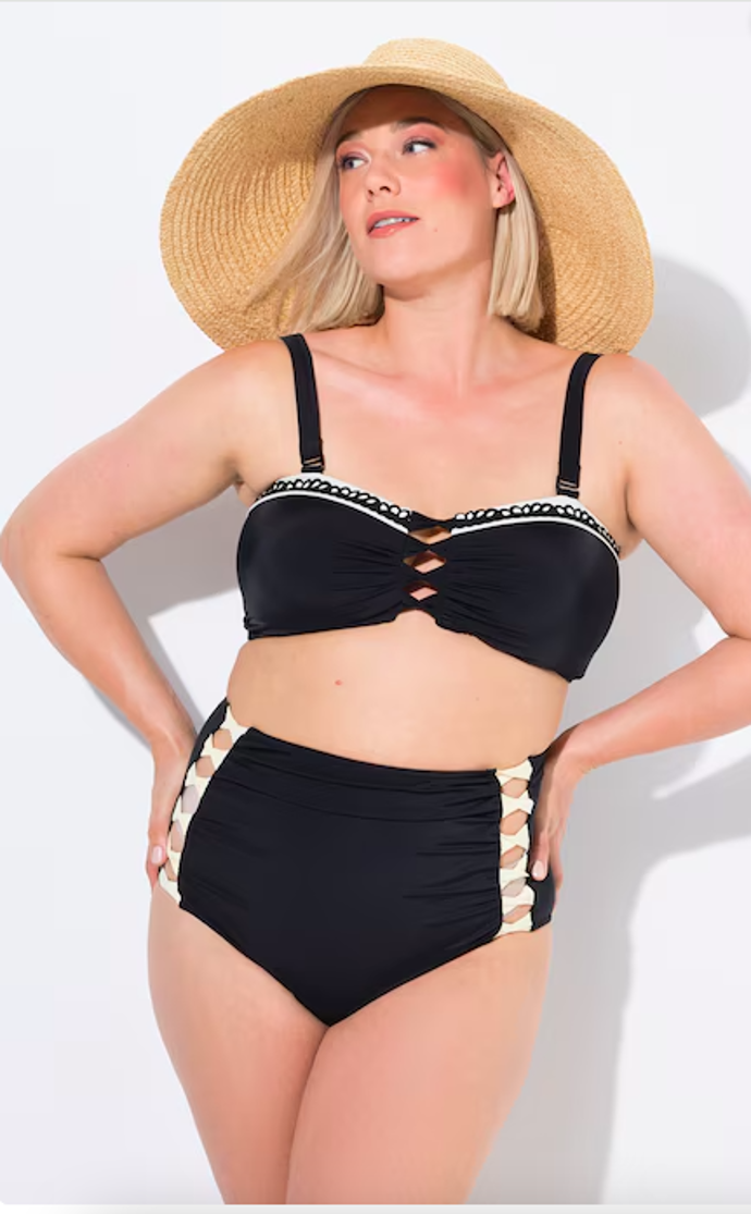 Bikiny s ozdobnými stuhami, měkkými košíčky a vysokým pasem, Ulla Popken, 1299 Kč
Bikiny s ozdobnými stuhami, měkkými košíčky a vysokým pasem, Ulla Popken, 1299 Kč