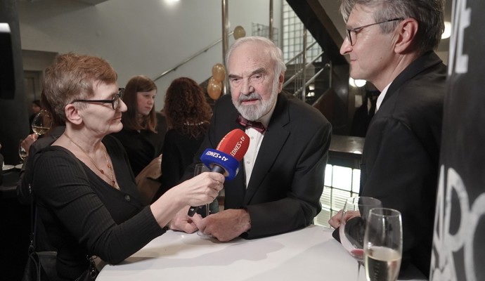 Mirka v rozhovoru se Zdeňkem a Janem Svěrákovými
Mirka v rozhovoru se Zdeňkem a Janem Svěrákovými