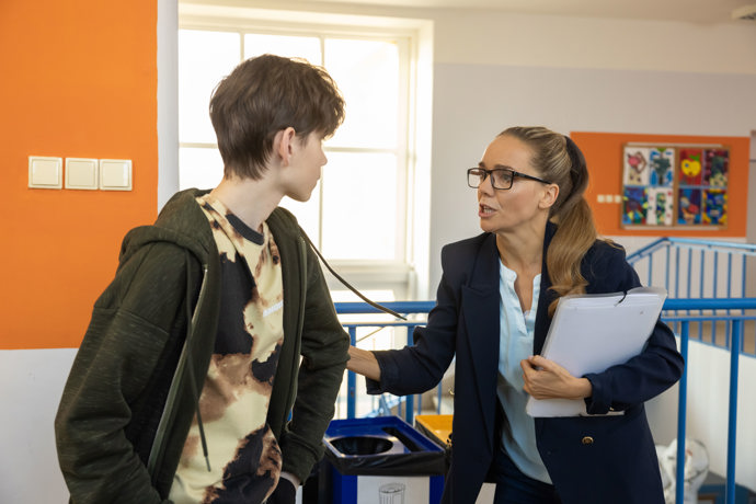 Nekonečný seriál Ulice sleduje dramatické osudy několika spřátelených rodin žijících v sousedství
Nekonečný seriál Ulice sleduje dramatické osudy několika spřátelených rodin žijících v sousedství