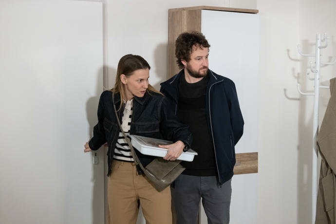 Nekonečný seriál Ulice sleduje dramatické osudy několika spřátelených rodin žijících v sousedství
Nekonečný seriál Ulice sleduje dramatické osudy několika spřátelených rodin žijících v sousedství