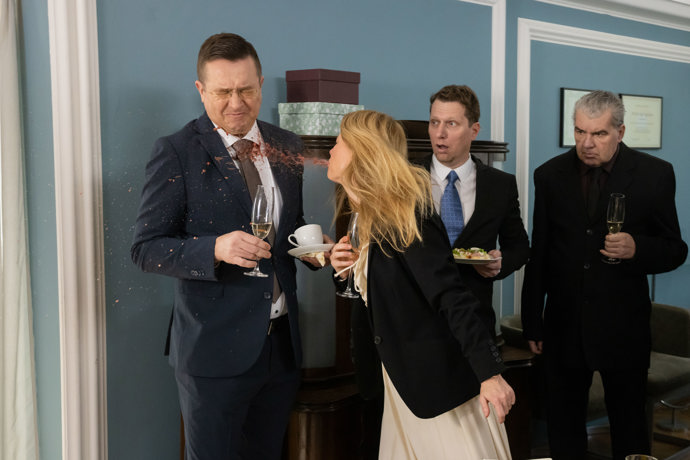 Nekonečný seriál Ulice sleduje dramatické osudy několika spřátelených rodin žijících v sousedství
Nekonečný seriál Ulice sleduje dramatické osudy několika spřátelených rodin žijících v sousedství