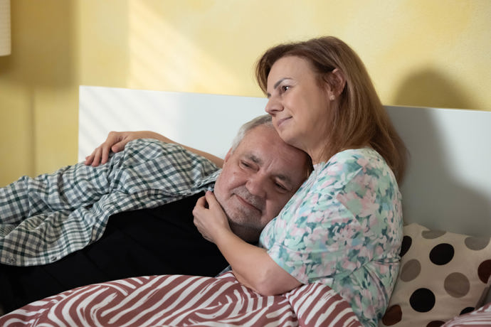Nekonečný seriál Ulice sleduje dramatické osudy několika spřátelených rodin žijících v sousedství
