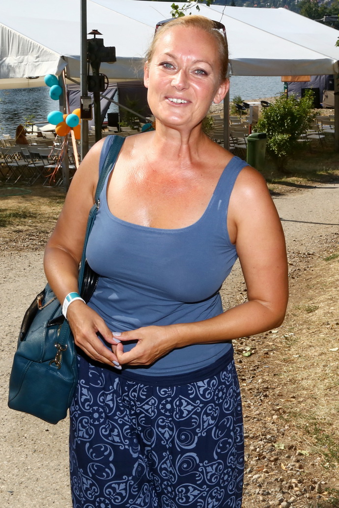 Zuzana je velmi sympatická dáma
Zuzana je velmi sympatická dáma