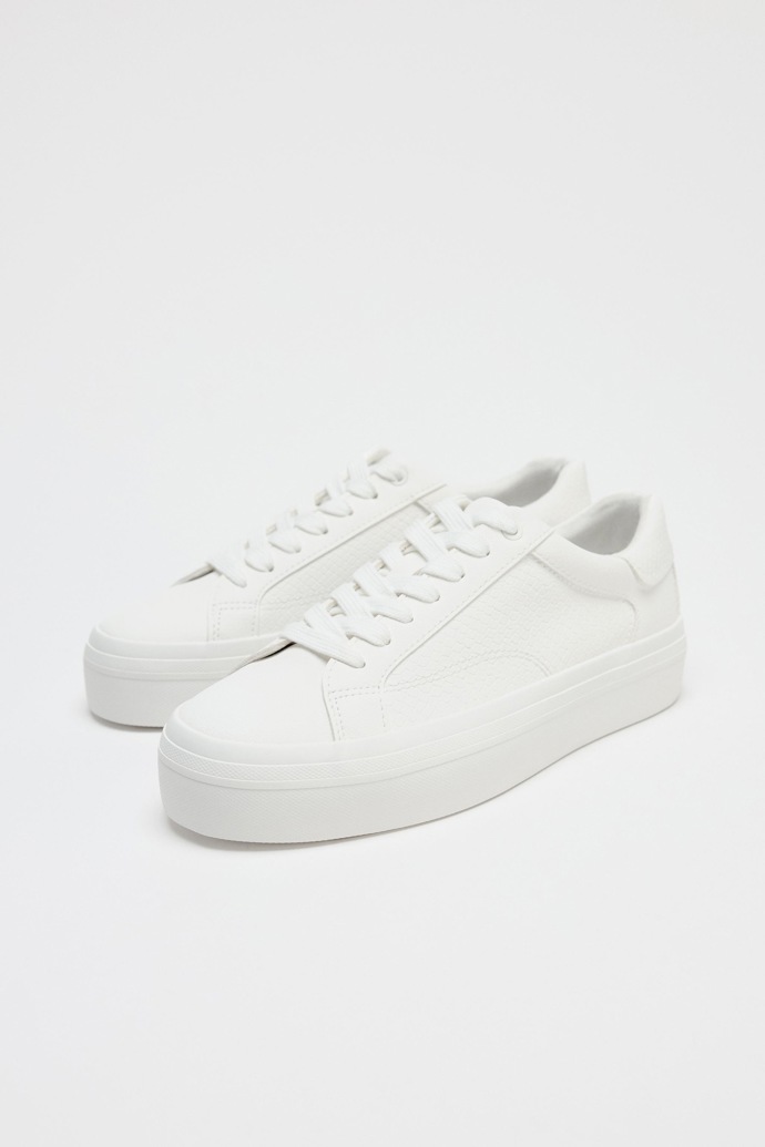 Bílé tenisky, Zara, 549 Kč
