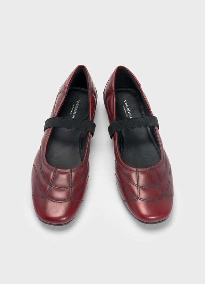 Hillary Baleríny Vagabond Shoemakers, 2499 Kč
Hillary Baleríny Vagabond Shoemakers, 2499 Kč