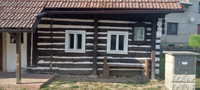 Kdysi malá dřevěná stavba na okraji vesnice, dnes moderní a útulné centrum pro skauty i komunitu. Ve Verměřovicích se podařilo zrekonstruovat skautskou klubovnu, která díky darované střeše, promyšlené rekonstrukci a nasazení samotných členů oddílu získala druhý život.
Kdysi malá dřevěná stavba na okraji vesnice, dnes moderní a útulné centrum pro skauty i komunitu. Ve Verměřovicích se podařilo zrekonstruovat skautskou klubovnu, která díky darované střeše, promyšlené rekonstrukci a nasazení samotných členů oddílu získala druhý život.
