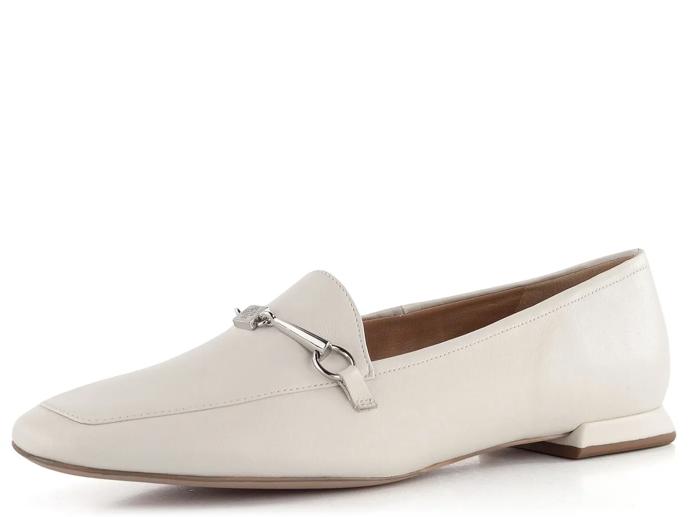 Dámské kožené mokasínky v jednoduchém elegantním střihu s decentně zdobeným nártem, Högl, 3654 Kč
Dámské kožené mokasínky v jednoduchém elegantním střihu s decentně zdobeným nártem, Högl, 3654 Kč