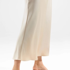 Žabky na nízkém podpatku, Bershka, 549 Kč
