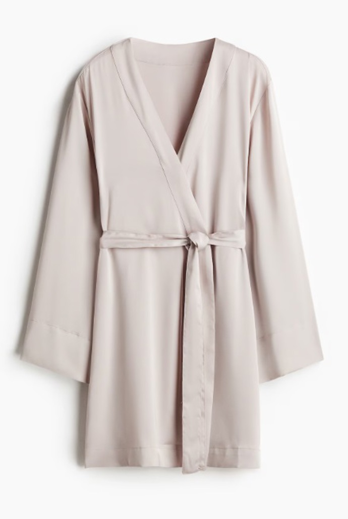 Saténový župan, H&M, 719 Kč
