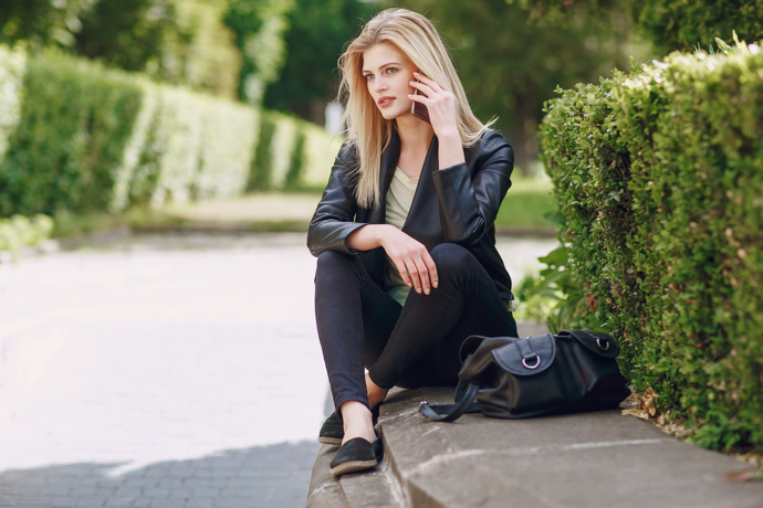 Minimalistický styl neznamená jen béžové nebo jednobarevné věci, i když i ty k němu patří.
Minimalistický styl neznamená jen béžové nebo jednobarevné věci, i když i ty k němu patří.