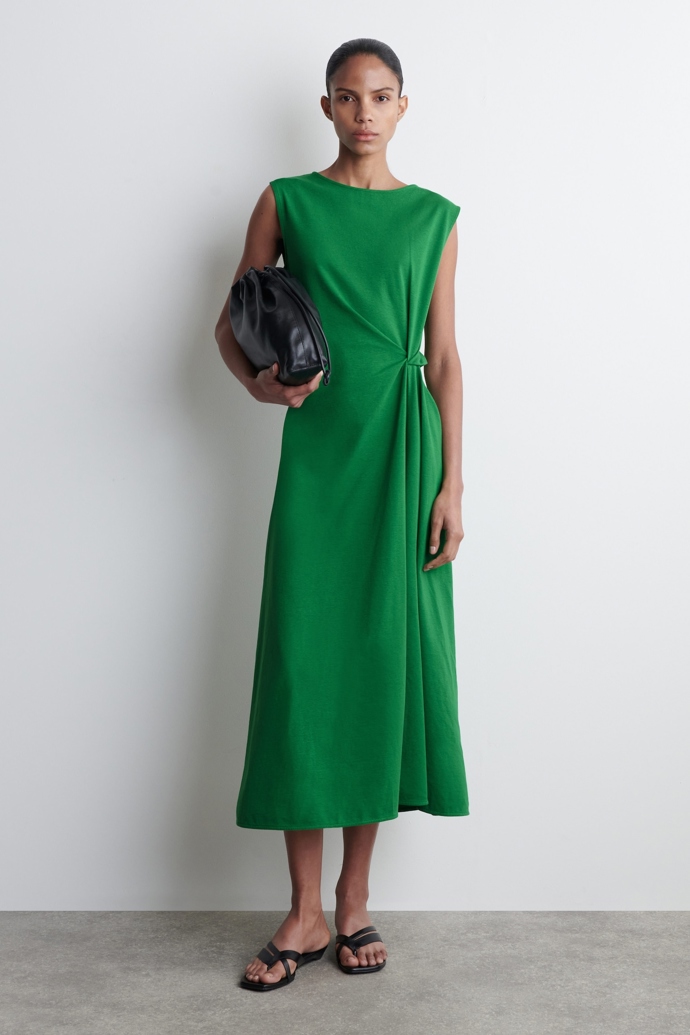 Cos, 89 eur
Cos, 89 eur
