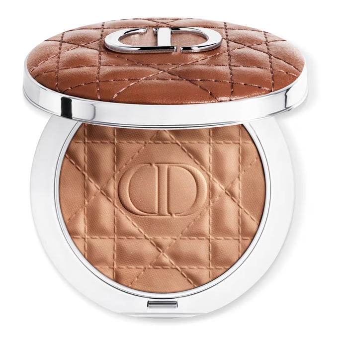 Bronzer, Dior, 1520 Kč
Bronzer, Dior, 1520 Kč