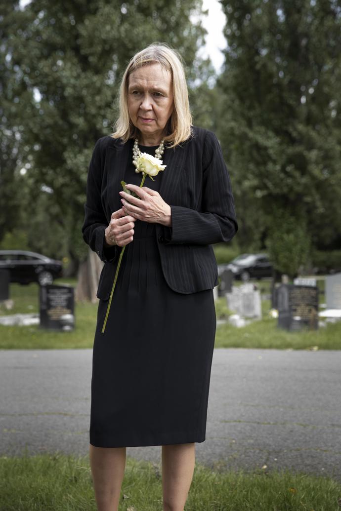 Paní Danuše zažila tu nejhorší možnou bolest, která pro matku existuje. Zemřel její syn. Její jediné dítě, které měla. Byl to vymodlený syn, dlouho se jí nedařilo otěhotnět. Myslela si, že už se nedočká.
Paní Danuše zažila tu nejhorší možnou bolest, která pro matku existuje. Zemřel její syn. Její jediné dítě, které měla. Byl to vymodlený syn, dlouho se jí nedařilo otěhotnět. Myslela si, že už se nedočká.
