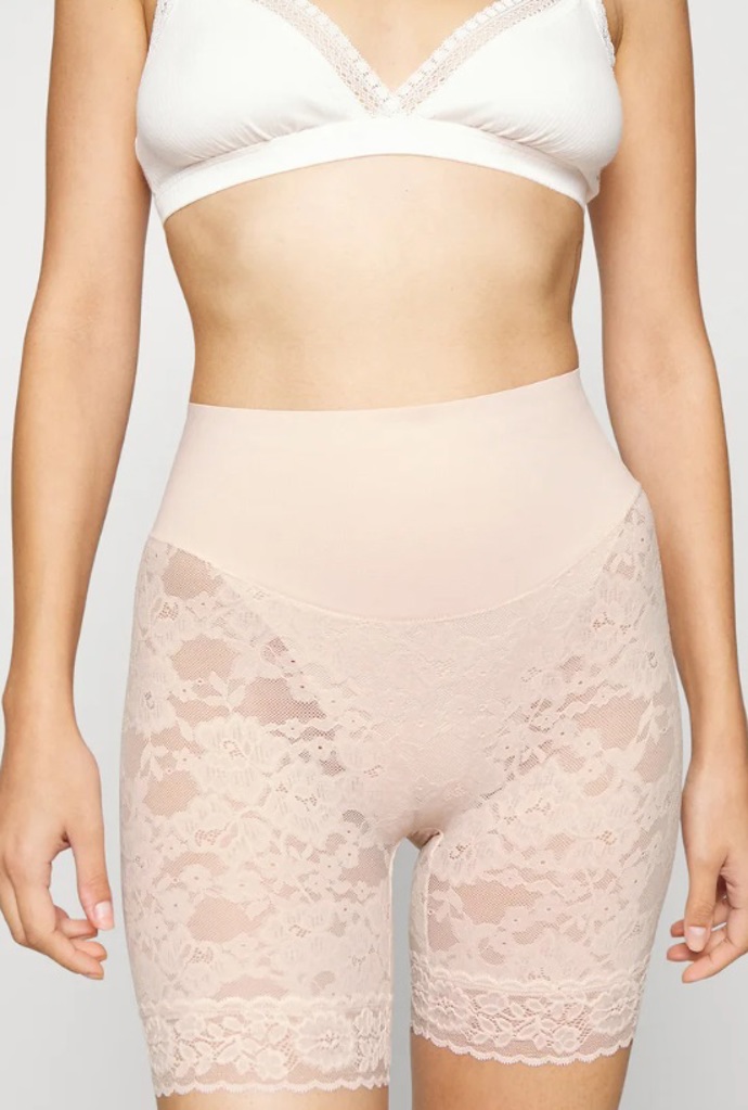 Krajkové boxerky s nohavičkami, Maidenform, 1 340 Kč
