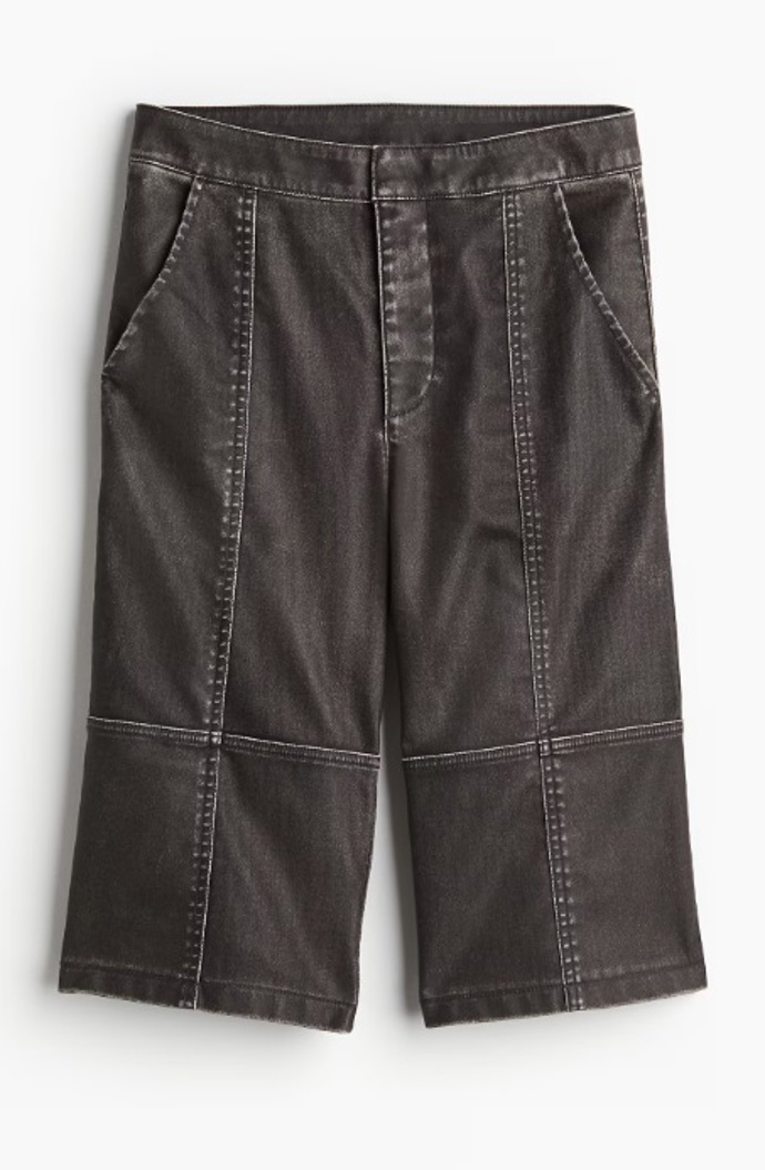 Kalhoty capri s efektem patiny, H&M, 839 Kč
