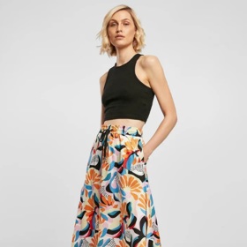 Áčková sukně s pestrým celopotiskem, Urban Classics, 1 050 Kč
