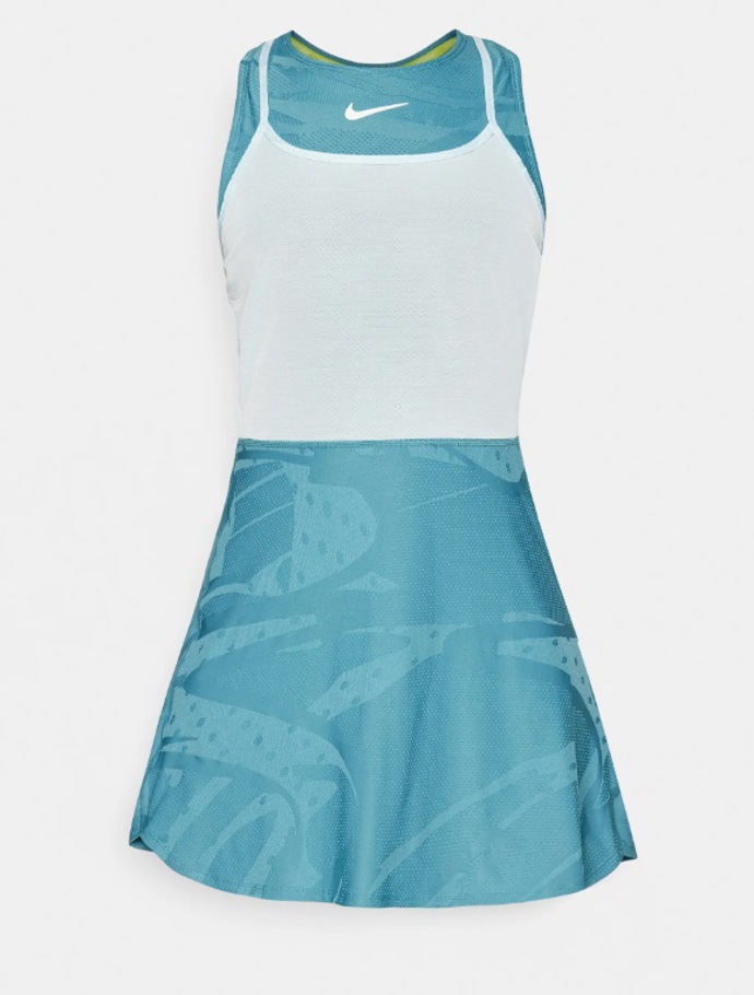 Sportovní šaty, Nike Performance, 2 496 Kč
