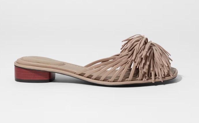 Kožené pantofle s třásněmi, H&M, 3 190 Kč
