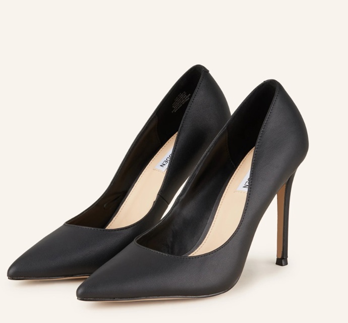  STEVE MADDEN černé lodičky na jehlovém podpatku, Breuninger, 1 620 Kč
