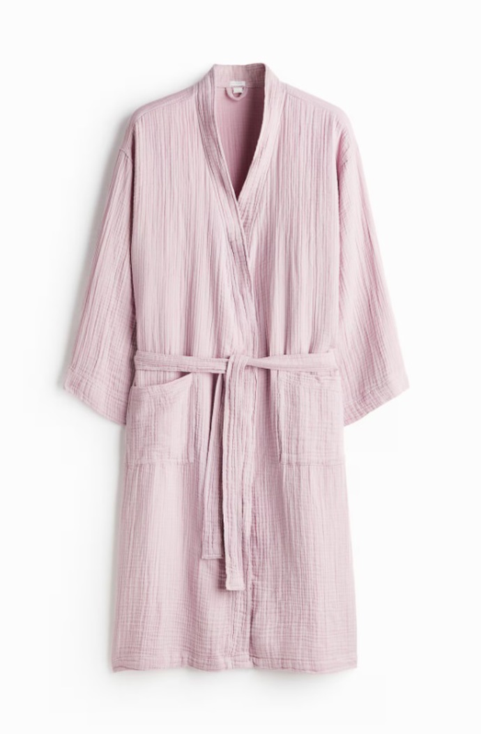 Mušelínový župan, H&M, 719 Kč
