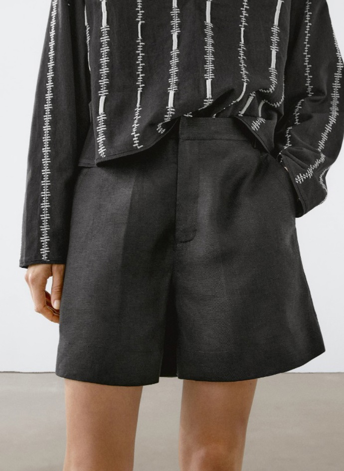 Elegantní bermudy, Massimo Dutti, 1 599 Kč

