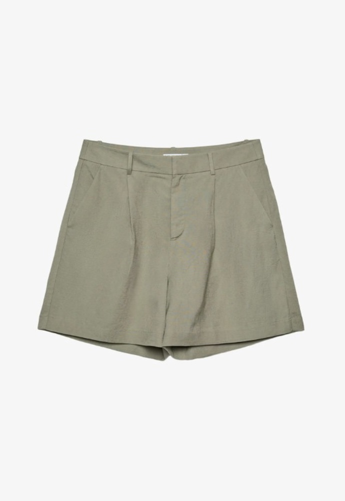 Khaki lněné šortky, Stradivarius, 649 Kč
