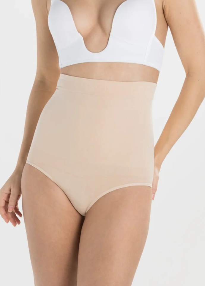 Béžové stahovací kalhotky s vysokým pasem, MAGIC Bodyfashion, 700 Kč
