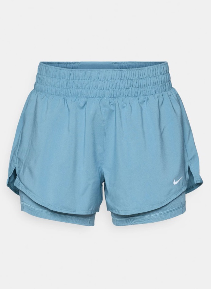 Tyrkysové sportovní šortky, Nike Performance, 1 080 Kč
