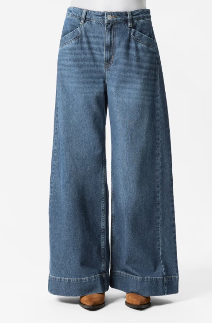 Dlouhé široké džíny, H&M, 2 790 Kč
