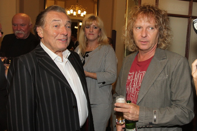 Dva Slavíci Karel Gott a Peter Nagy
Dva Slavíci Karel Gott a Peter Nagy