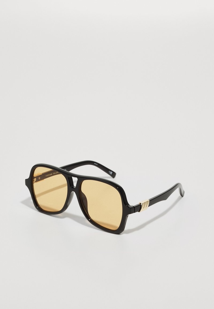 Le Specs, 1680 Kč
Le Specs, 1680 Kč