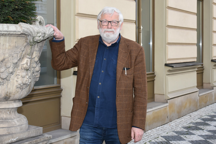 I dnes se setkává s tím, že ho zvědaví lidé zastavují na ulici, aby se zeptali například na Jiřího Kájínka a názor na to, jak to s ním vlastně tehdy bylo. 
