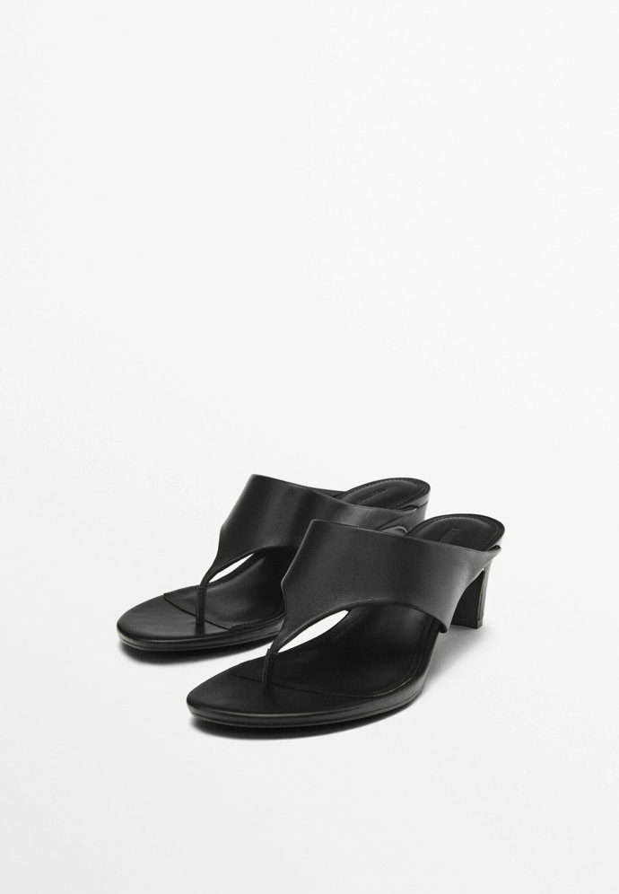 Žabky na nízkém podpatku, Massimo Dutti, 2999 Kč
