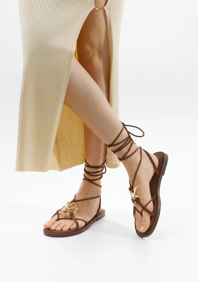 Sandály kristusky, Bershka, 849 Kč
