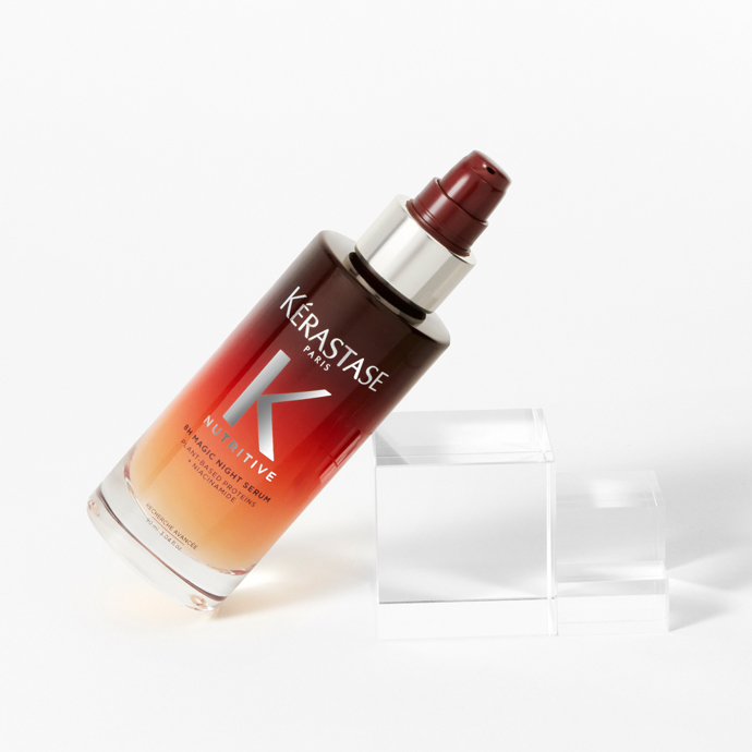 Kérastase Nutritive 8H Magic Night Repair Serum 90 ml, Klier, 999 Kč

Vyživující a zkrášlující noční sérum


	Chrání vlasy před třením o polštář
	Hydratuje vlasové vlákno
	Vlasy mají zářivý, mladistvý vzhled

