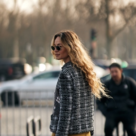 Trendy barvy na vlasy – léto 2025
Trendy barvy na vlasy – léto 2025