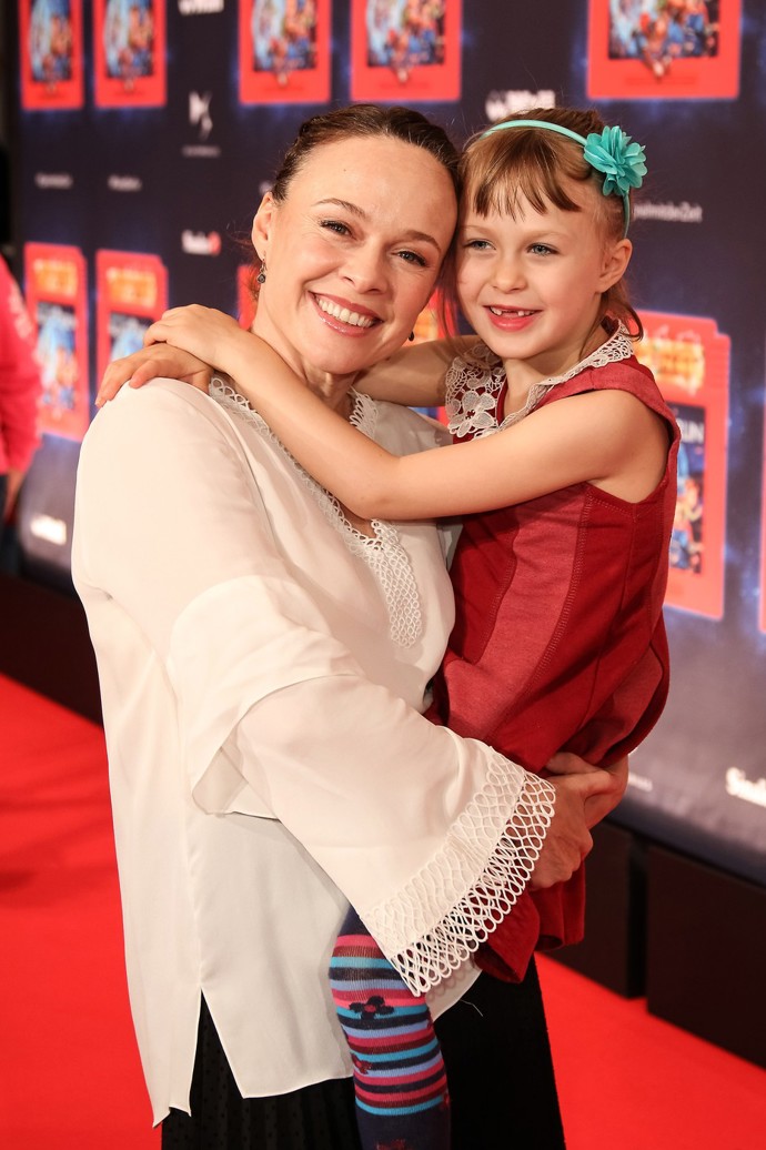 Tami Stronach
