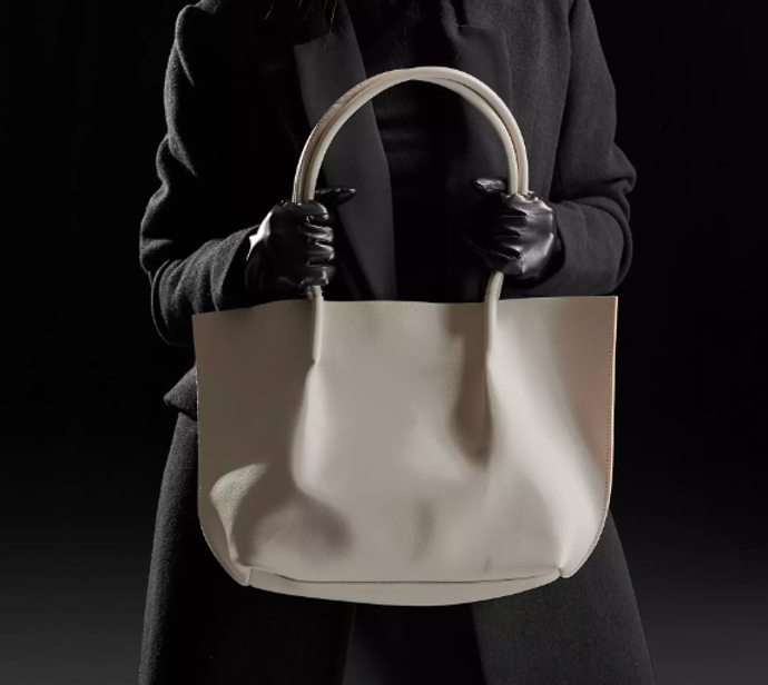 Shopper 400 Kč
Shopper 400 Kč