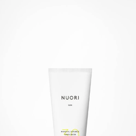 Minerální ochranný opalovací krém SPF 30, Nuori, 1020 Kč
