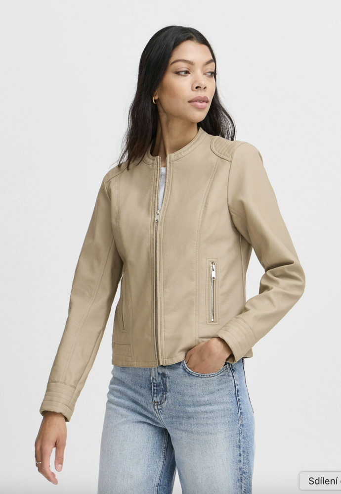 přírodní bunda z umělé kůže, Zalando, 1650 Kč
přírodní bunda z umělé kůže, Zalando, 1650 Kč